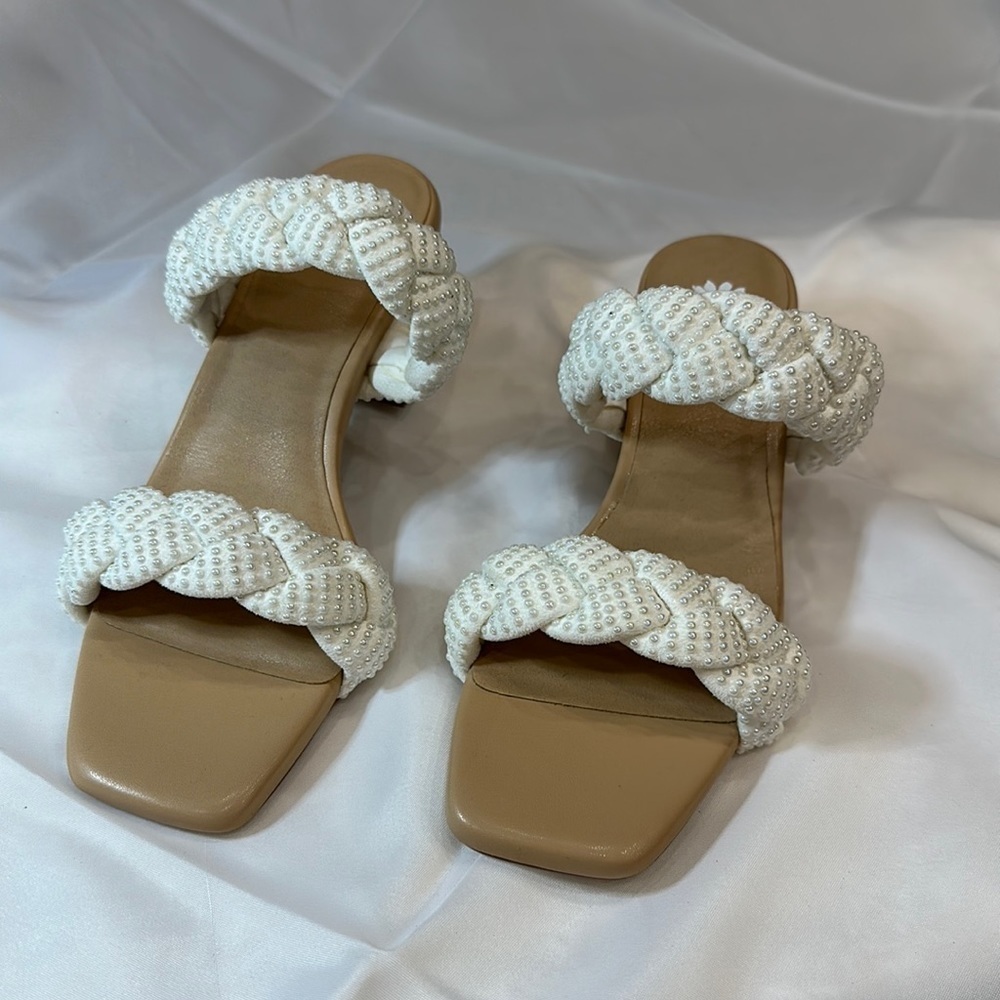 YellowBox Ceala Pearl size 7.5 worn once
